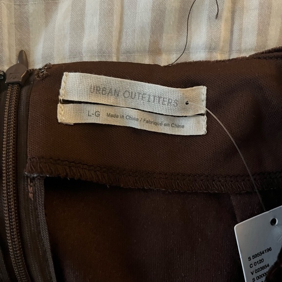 NWT Urban Outfitters Crushed Velvet Miniskirt. Large - Picture 2 of 3